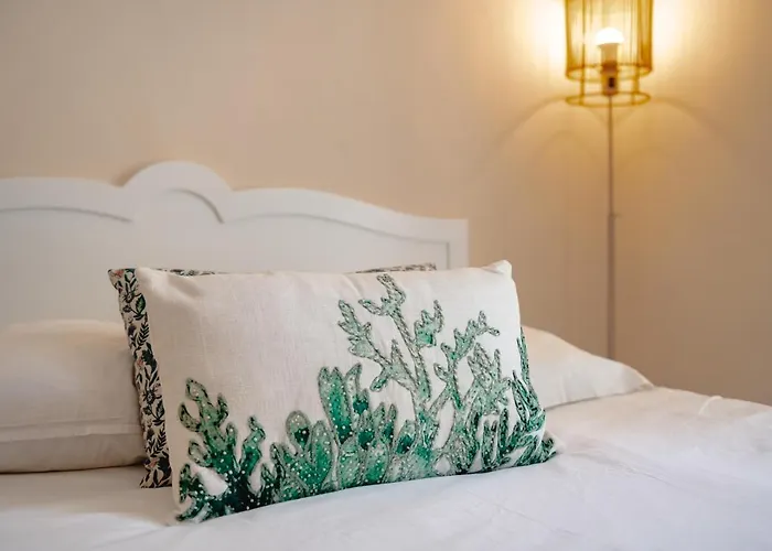 Renove Hyper Centre- *